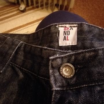 PANTALONE FARMERKE JEANS CRNE SKANDAL SIZE 6