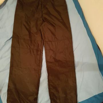 POVOLJNO PRODAJEM MUŠKE SKI HLAČE