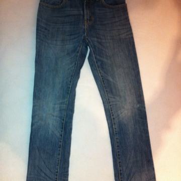 Prodajem hlače / traperice za dječake 10-14 god, malo korištene