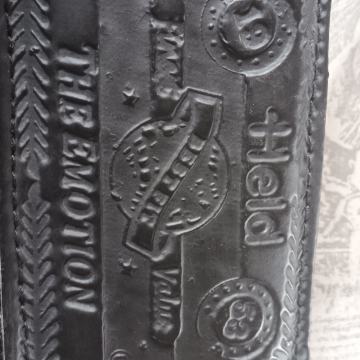 Prodajem muške kožne hlače