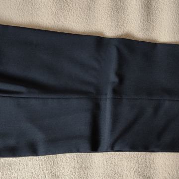 Varteks nove muške hlače za odijelo, veličina 48, crne, prodajem