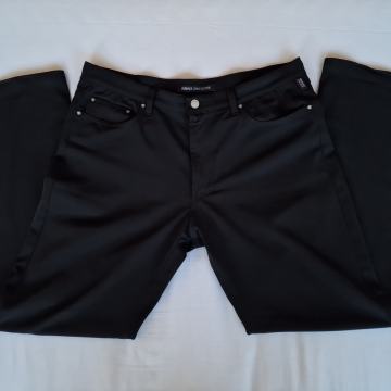VERSACE JEANS COUTURE MEDUSA crne chino hlače (W 38)