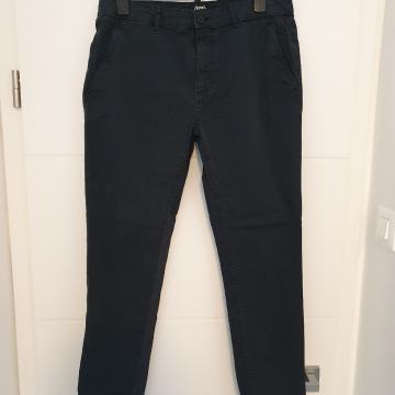 Zara tamnoplave chinos hlače