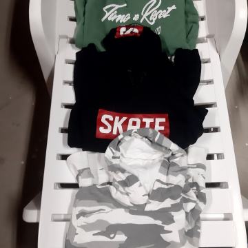 3 kapuljače pulovere broj M