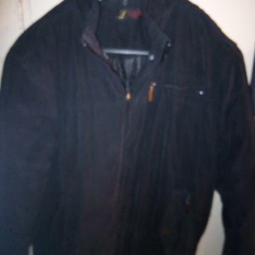 Atraktivna zimska jakna topla crna sa 5džep. 52 / 54 = L / XL kao nova