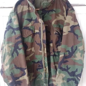 Maskirna jakna vel.L/52 kvalitetna bez OŠTEĆENJA