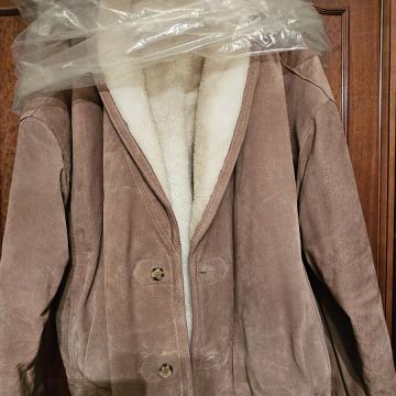 Bunda od prave velur kože podstavljena sa pravim krznom