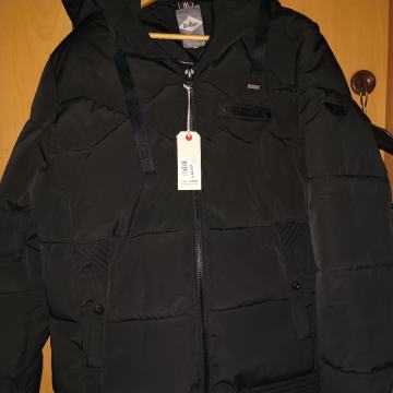 crna jakna Lee Cooper