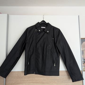 CRNA KOŽNA JAKNA, NIKAD KORIŠTENA