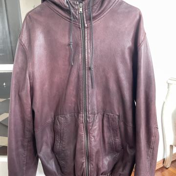 David Naman kožna jakna