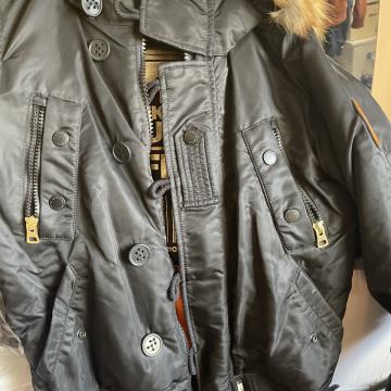 JK1T JAKNA VEL.. S JACK1T