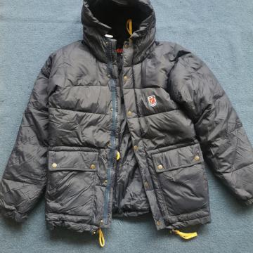 Fjallraven  jakna Expedition Down  little