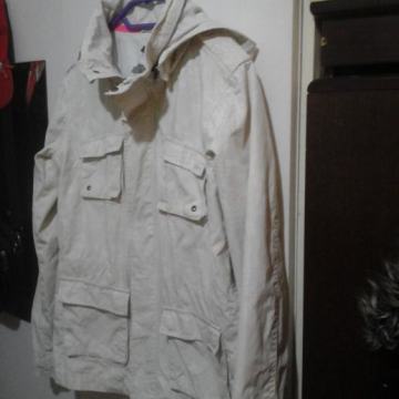 HM jakna veličina M kvalitna ugodna lagana i bez greške