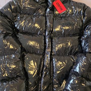 Hugo zimska sjajna jakna