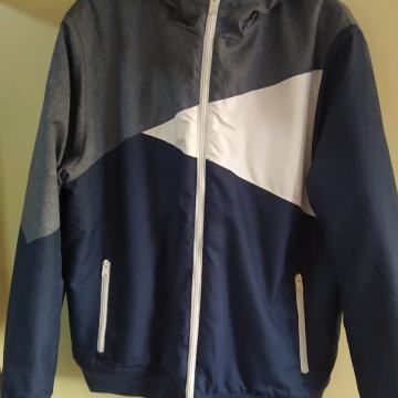 JAKO POVOLJNO prodajem mušku zimsku jaknu XXL