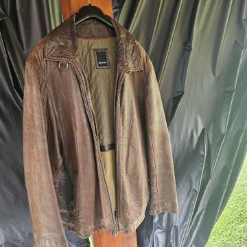 Kožna jakna kratko nosena smeđa