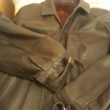 KOŽNA JAKNA SA KRZNOM