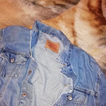 LEVIS TEKSAS JAKNA