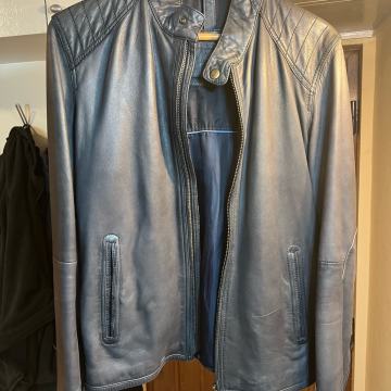 Massimo Dutti tamnoplava kožna jakna - M veličina