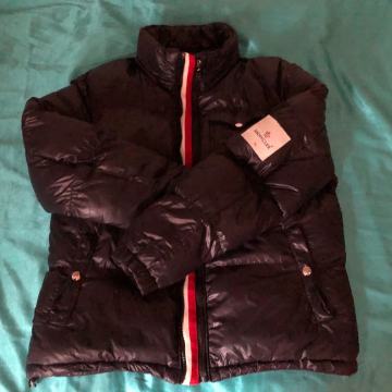 MONCLEAR JAKNA ORGINAL RABLJENA  MALO NOŠENA KO NOVA ORGINAL M,L BROJ