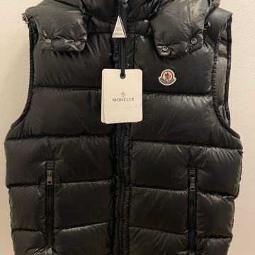Moncler Bormes Zip-Up Vest