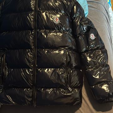 moncler maya nova nosena svega par puta