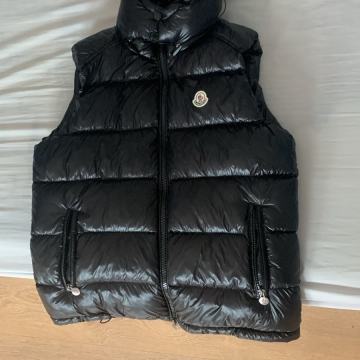 Moncler prsluk