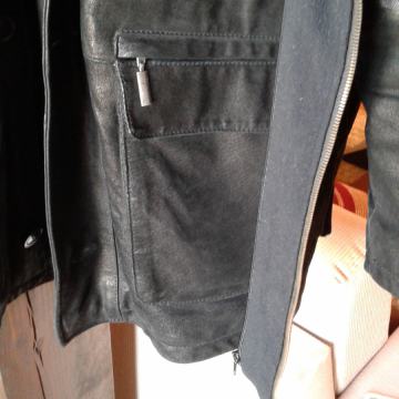 MUŠKA JAKNA CRNA, PRASEĆA NAPA, MALO NOŠENA, VEL 54