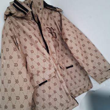 Novo,nenošeno ,XXL, višak mi ,ispod cijene