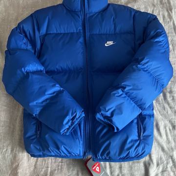 NIKE SPORTSWEAR zimska jakna - veličina XS