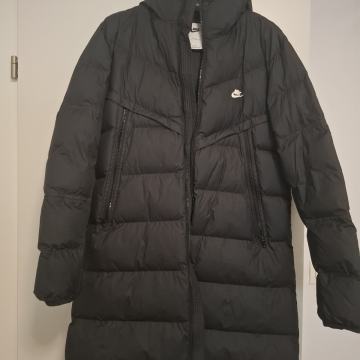 Pernata jakna Nike