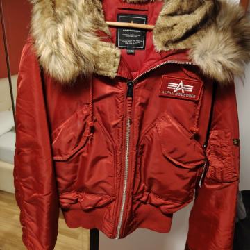 prodajem jaknu alpha industries
