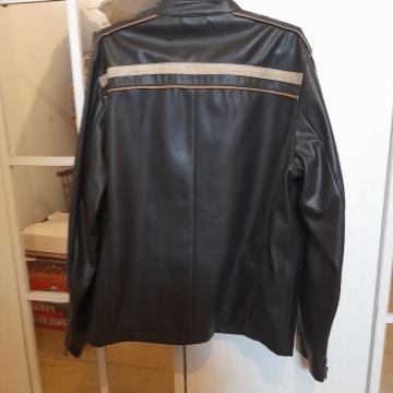 Prodajem kožnu jaknu