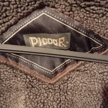 Prodajem kožnu jaknu.