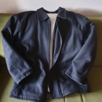 RASPRODAJA  JAKNI I HLAČA