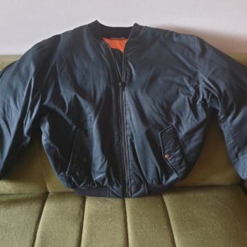 RASPRODAJA  JAKNI I HLAČA