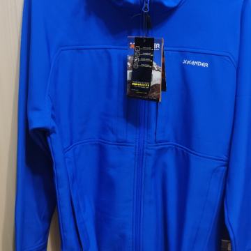 Nova sportska muška jakna s etiketom