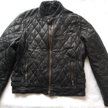 Kvalitetna Mango "biker" crna jakna od prave kože, kupljena u Beču, L