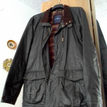 Vrlo kvalitetna muška jakna