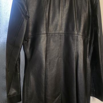 Ženska kožna jakna