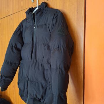 Nova dječja jakna XL veličina.