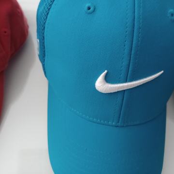 Kape Nike, Adidas, Under Armour