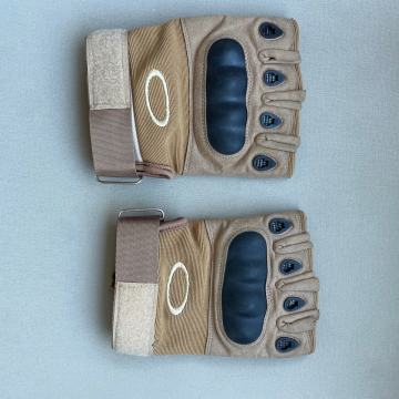 kožne rukavice otvorenih prstiju