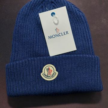 Moncler kapa