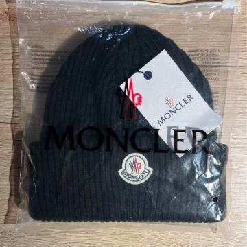 Moncler zimska kapa. Novo!