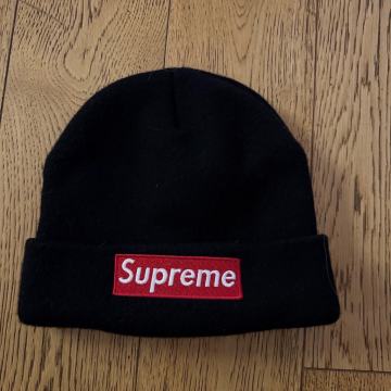 Supreme pletena kapa