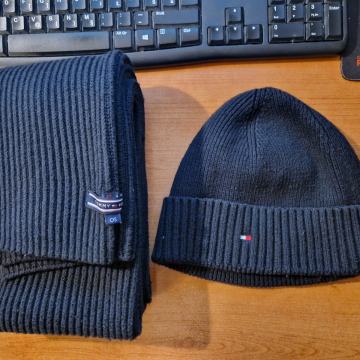 TOMMY HILIFIGER šal i kapa