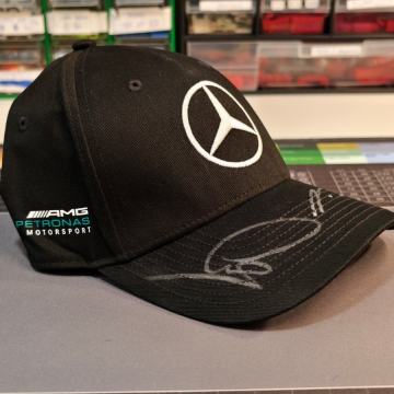 AMG Petronas F1 potpisana šilterica – Lewis Hamilton & Valtteri Bottas