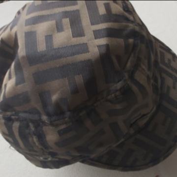 Fendi kapa šilterica unisex