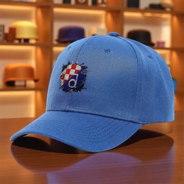 Jedinstvena sklopiva kapa s dizajnom Dinamo Zagreb